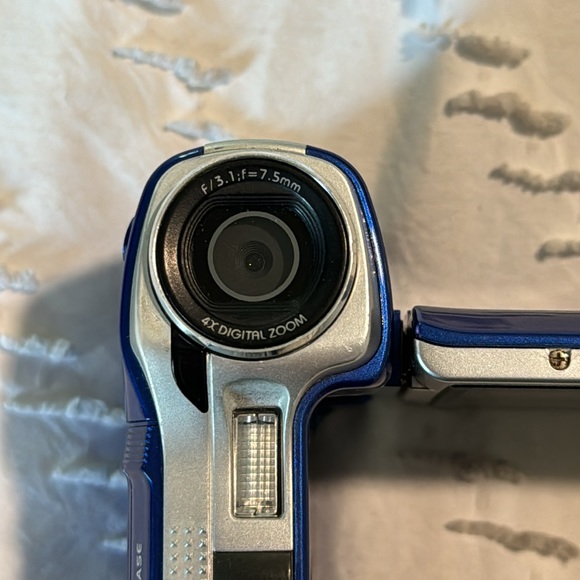 DXG 565V 5.1MP Digital Video Movie Camera  - Blue Vintage untested - Picture 4 of 11